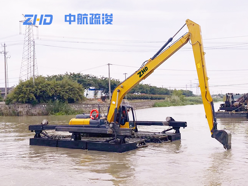 水陆两栖挖机